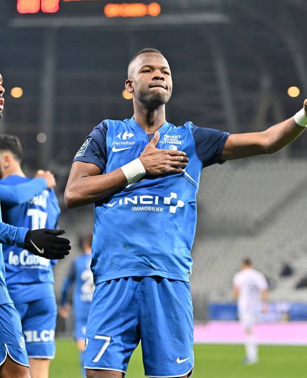 Stürmer Pape Meissa Ba am 3. Februar 2024 beim Spiel zwischen Grenoble Foot und SM Caen.