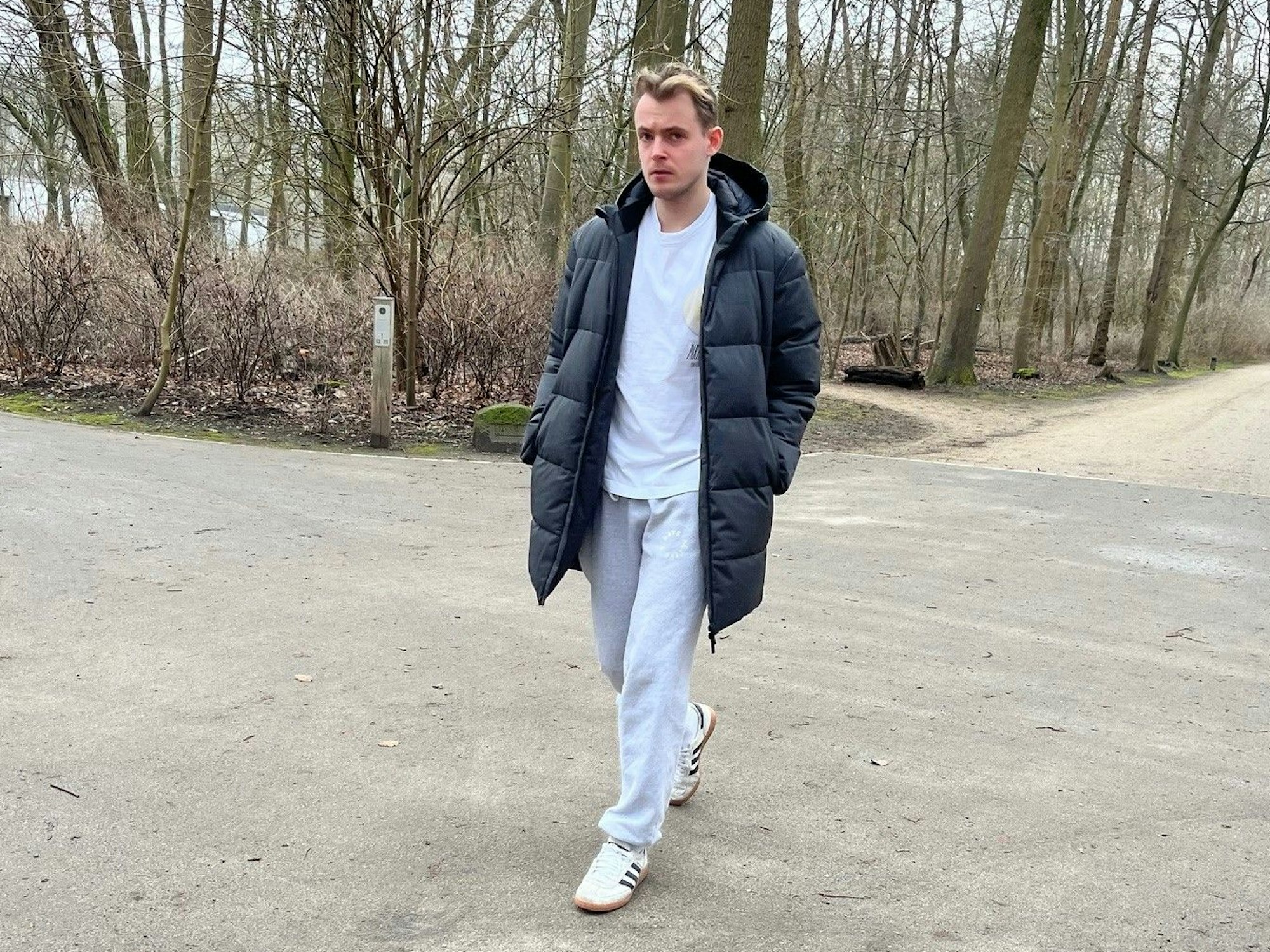 FC-Profi Jacob Christensen am Geißbockheim in Köln.