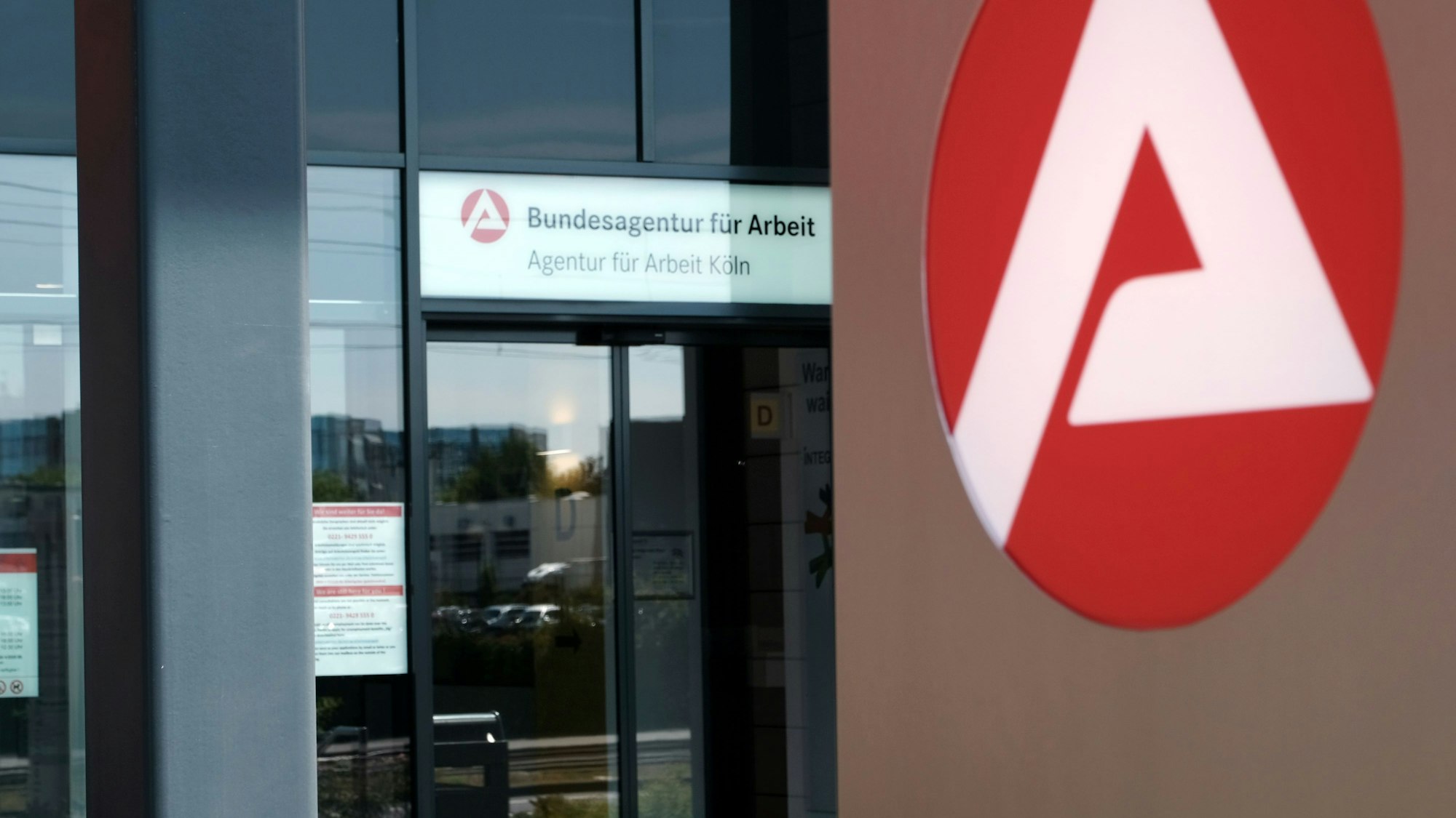 Der Eingang zur Agentur für Arbeit in Köln am 26. Mai 2020.