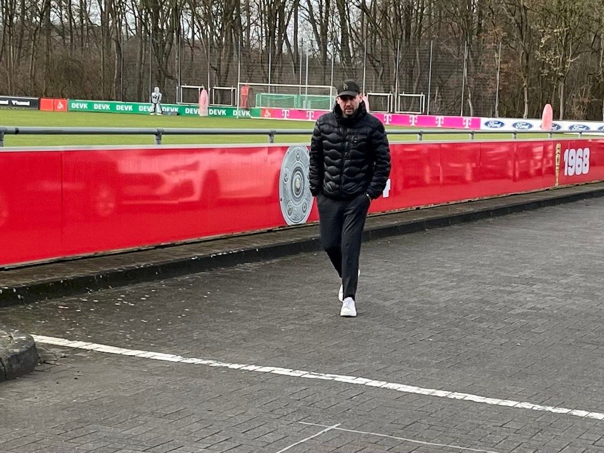 Patrick Helmes am Geißbockheim.