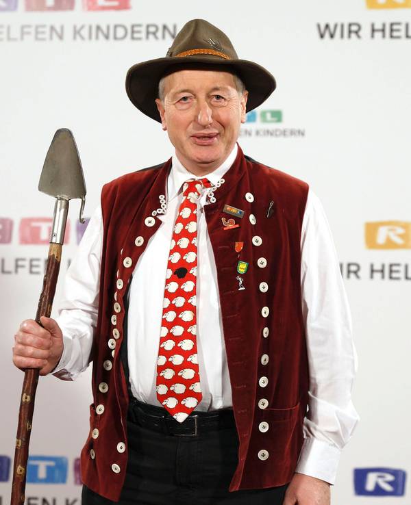 Schäfer Heinrich auf dem roten Teppich.