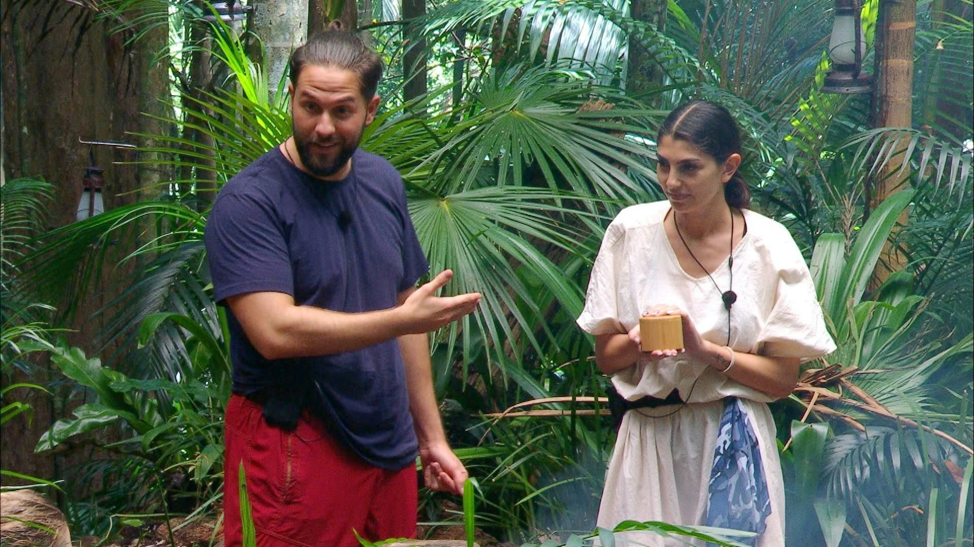 Maurice Dziwak und Yeliz Koc im Dschungelcamp
