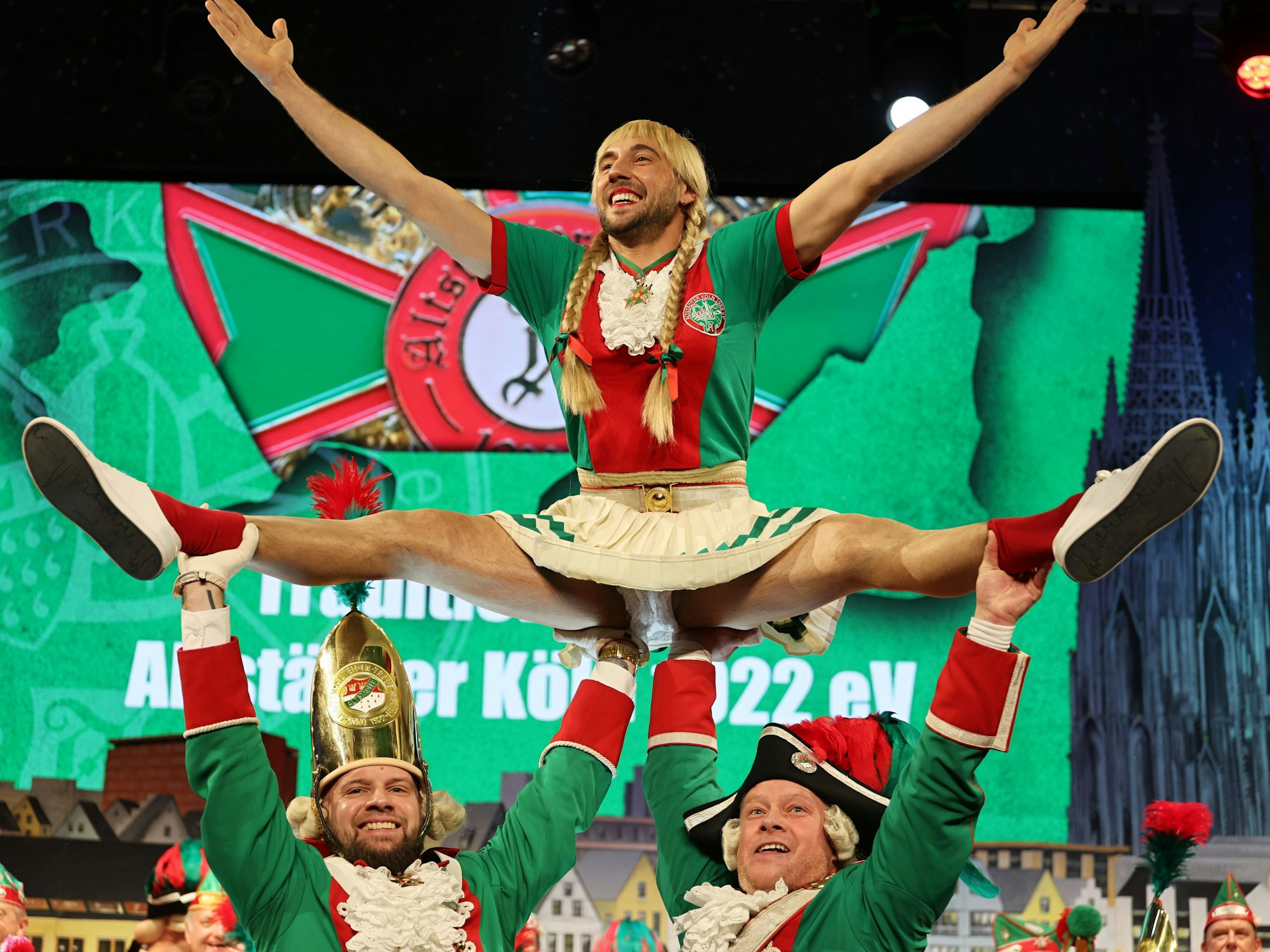 Tim Valerien als Tanzmarie bei der Sitzung.