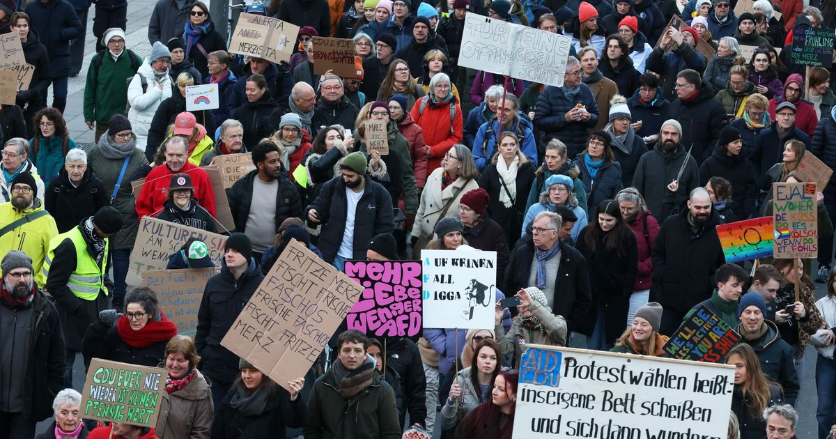 Demo gegen Rechts in Köln: Großer Protest gegen AfD & CDU | Express