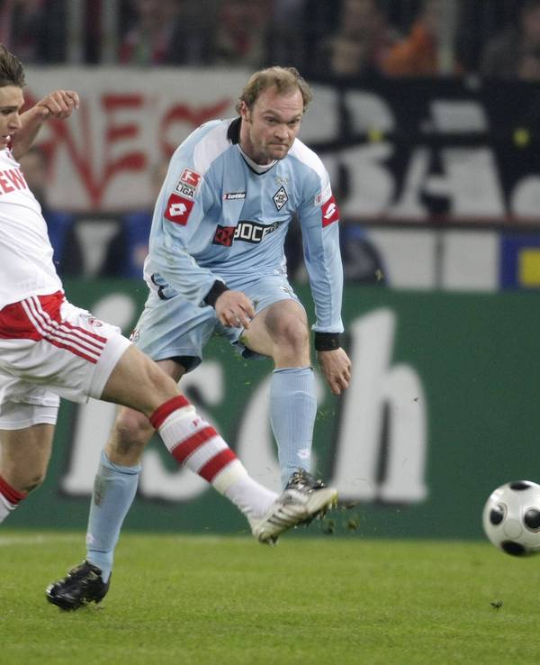 Alexander Voigt (Gladbach, re.) und Patrick Helmes (Köln) trafen in der Saison 2007/2008 beim Derby zwischen dem 1. FC Köln und Borussia Mönchengladbach aufeinander.