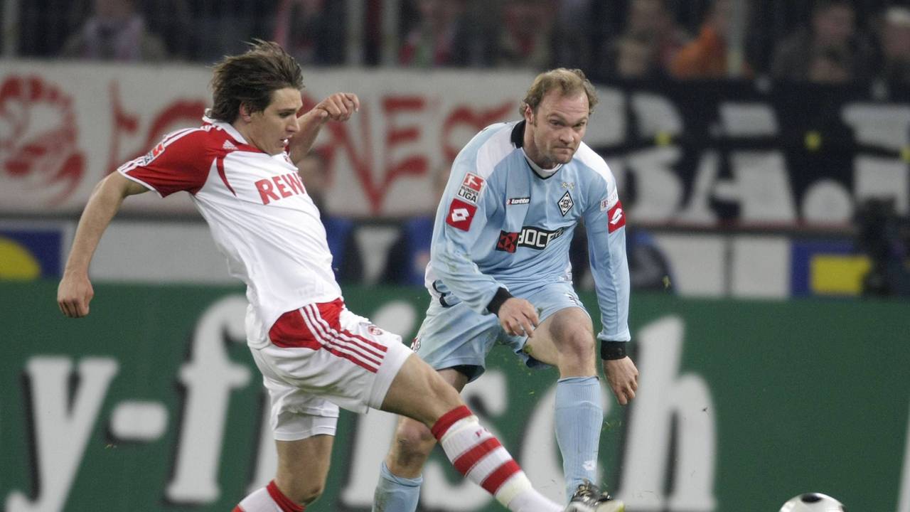 Alexander Voigt (Gladbach, re.) und Patrick Helmes (Köln) trafen in der Saison 2007/2008 beim Derby zwischen dem 1. FC Köln und Borussia Mönchengladbach aufeinander.
