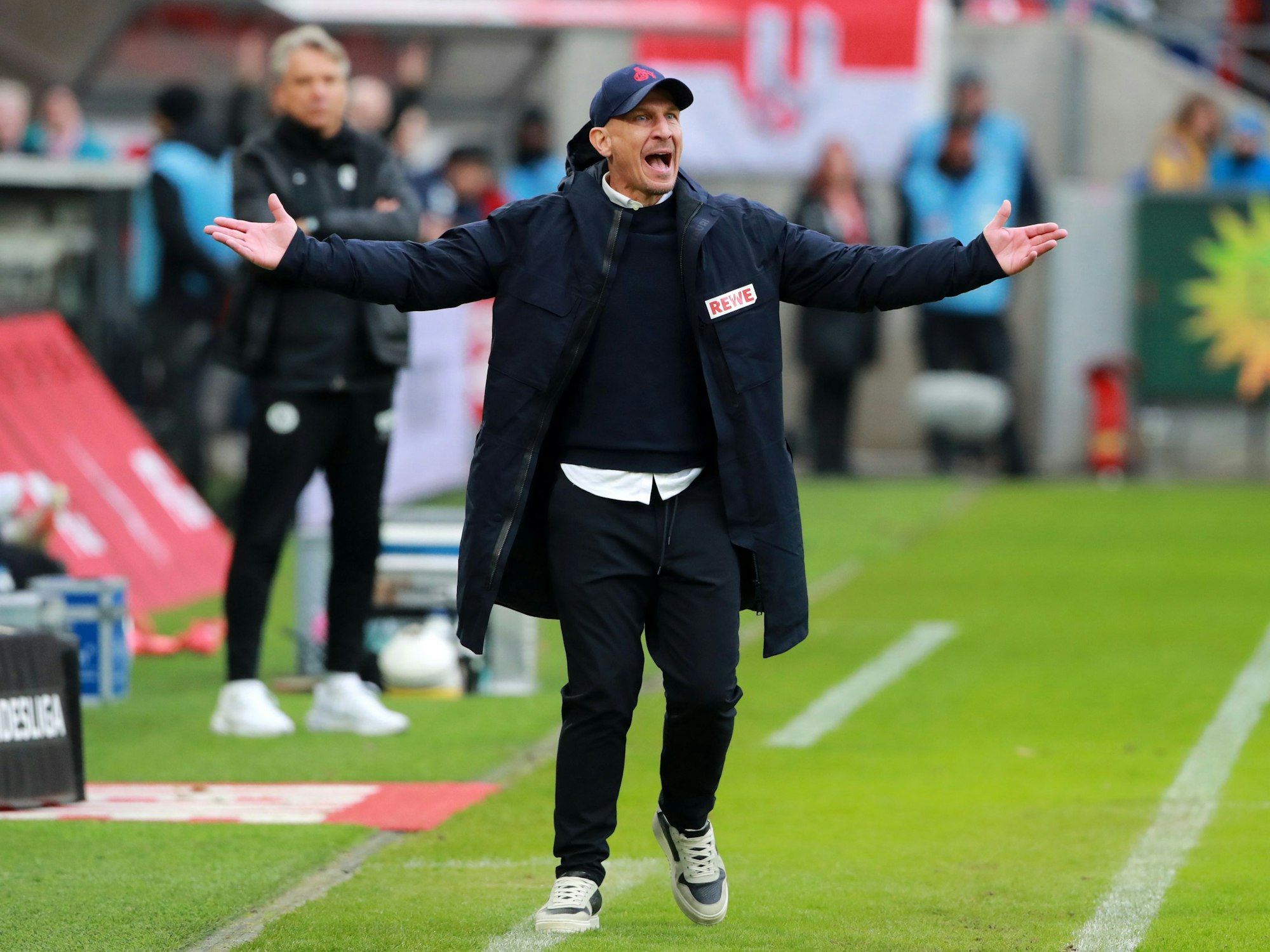 1. FC Köln gegen SV Elversberg: Gerhard Struber (1. FC Köln) an der Seitenlinie.