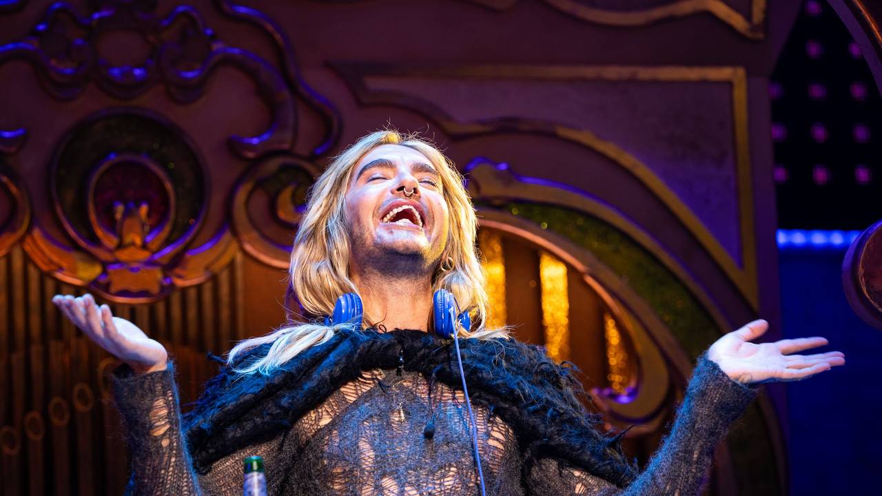 Bill Kaulitz, hier in einer Szene aus dem Musical „& Julia“ im Stage Operettenhaus in Hamburg