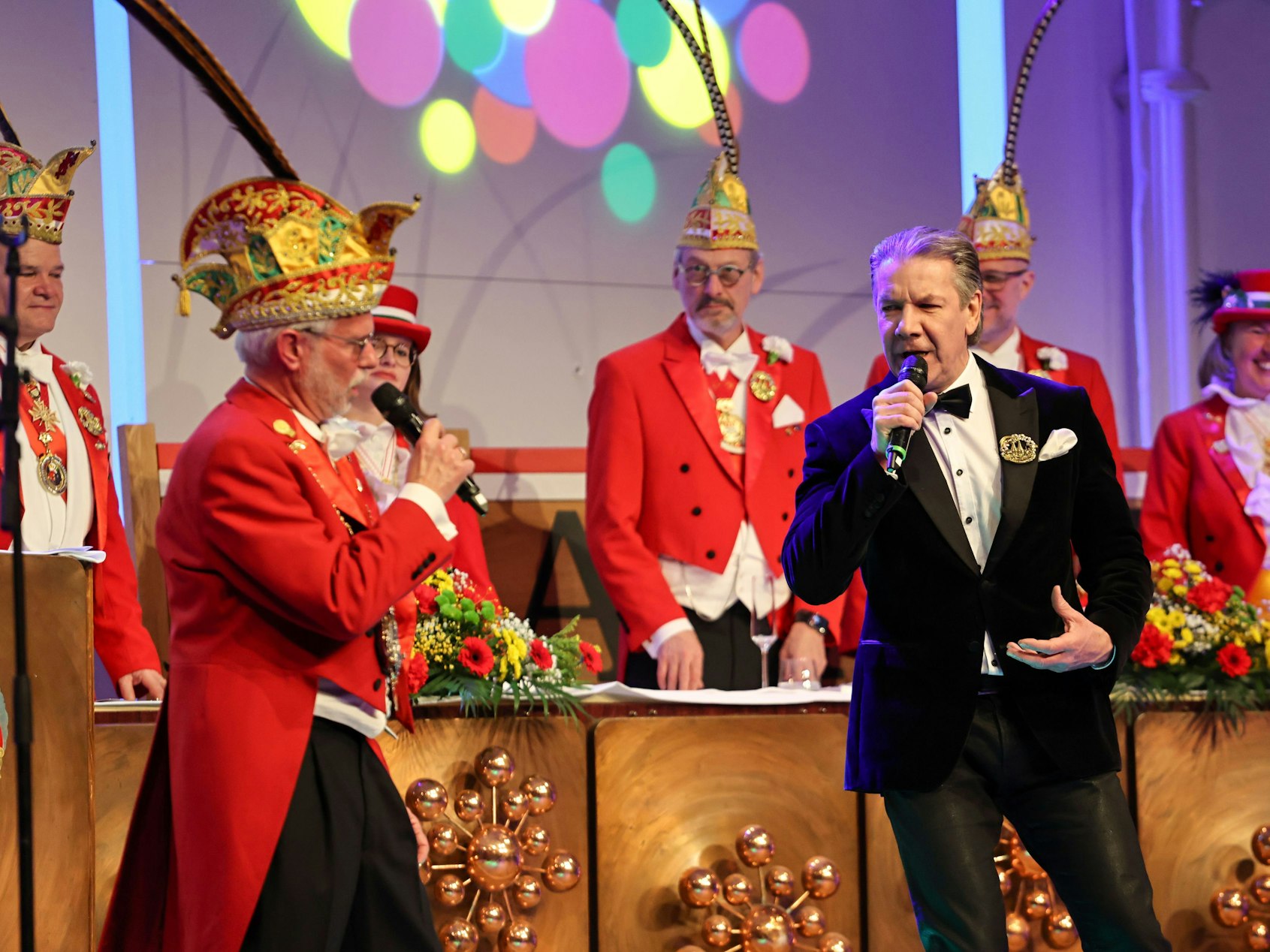 Joachim Wüst und Norbert Conrads singen zusammen.