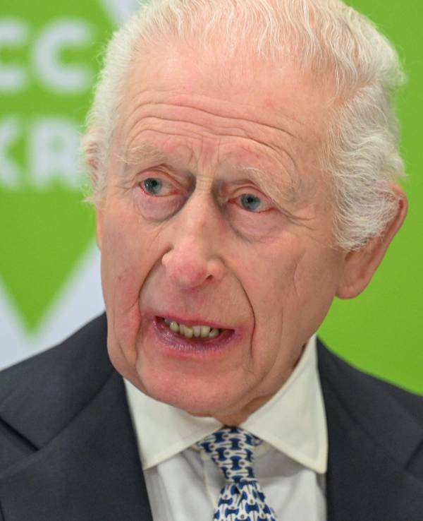 Großbritanniens König Charles III. (hier im Januar 2025 während seines Besuchs des Jüdischen Gemeindezentrum in Krakau): Er bekommt jetzt seine eigene Doku bei Amazon.