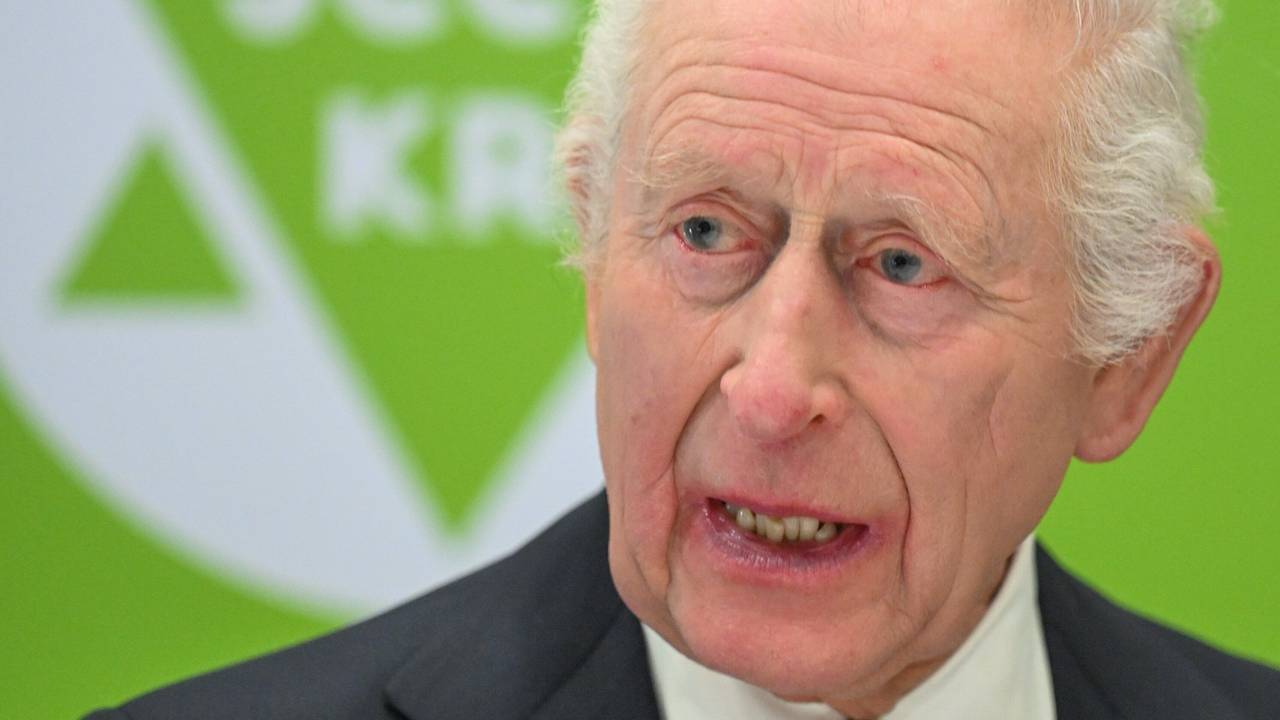 Großbritanniens König Charles III. (hier im Januar 2025 während seines Besuchs des Jüdischen Gemeindezentrum in Krakau): Er bekommt jetzt seine eigene Doku bei Amazon.