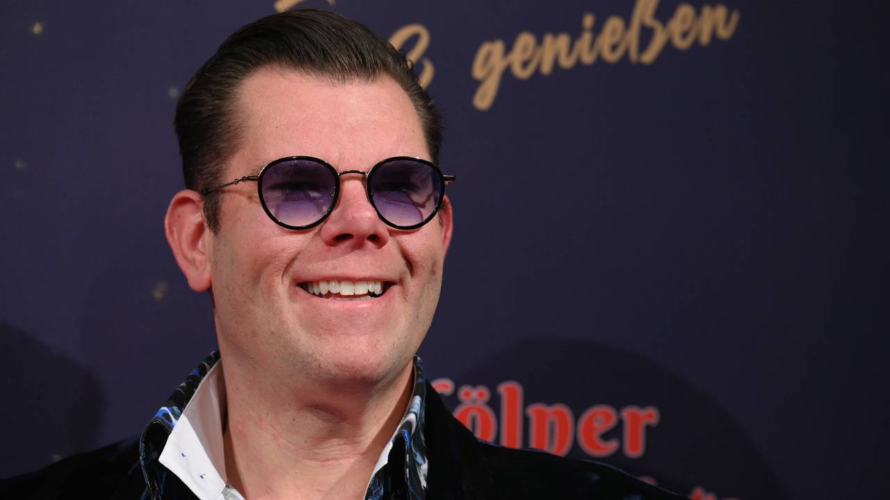Dennis Schick kommt zur Premiere des 9. Kölner WeihnachtsCircus.