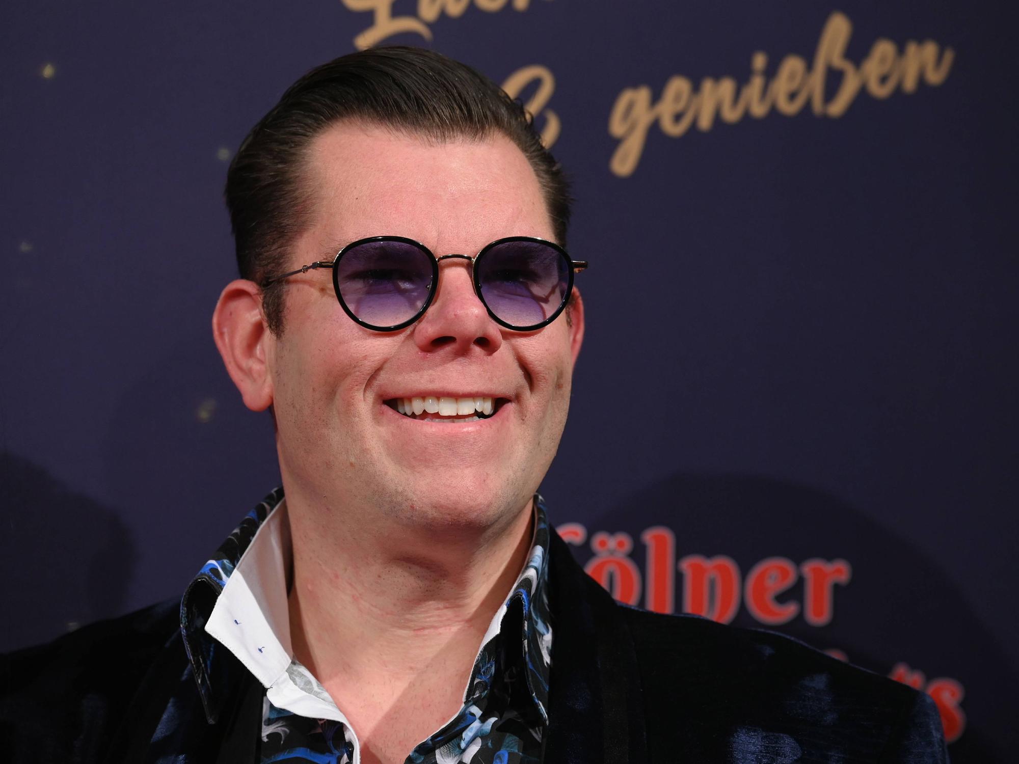 Dennis Schick kommt zur Premiere des 9. Kölner WeihnachtsCircus.