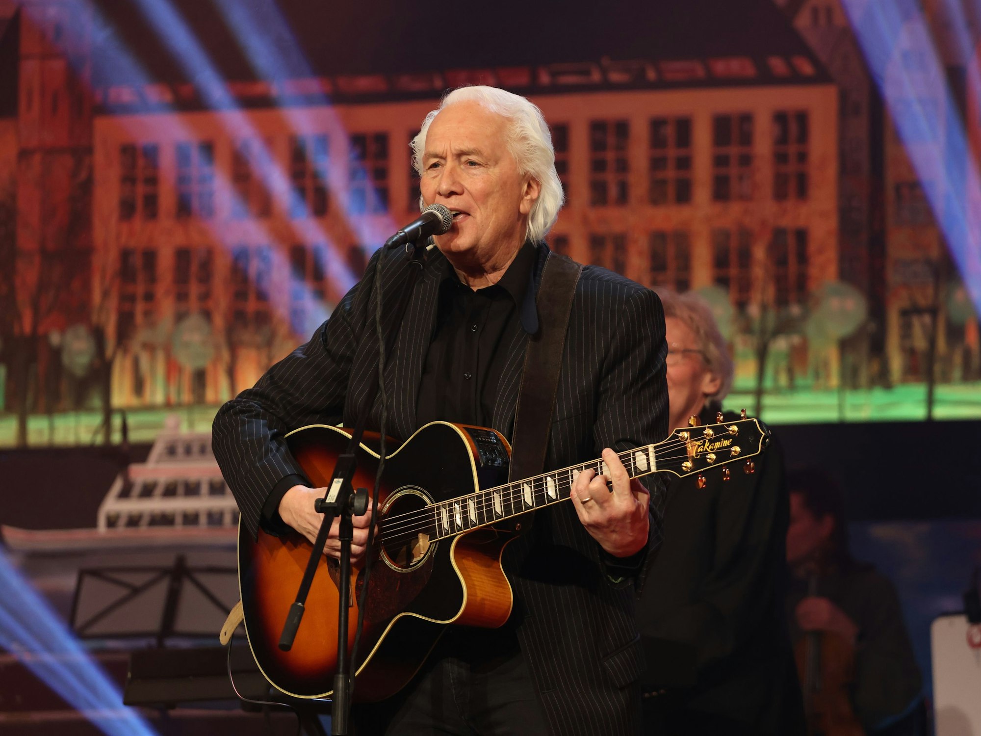 Hannes Schöner auf der Bühne bei der Proklamation.