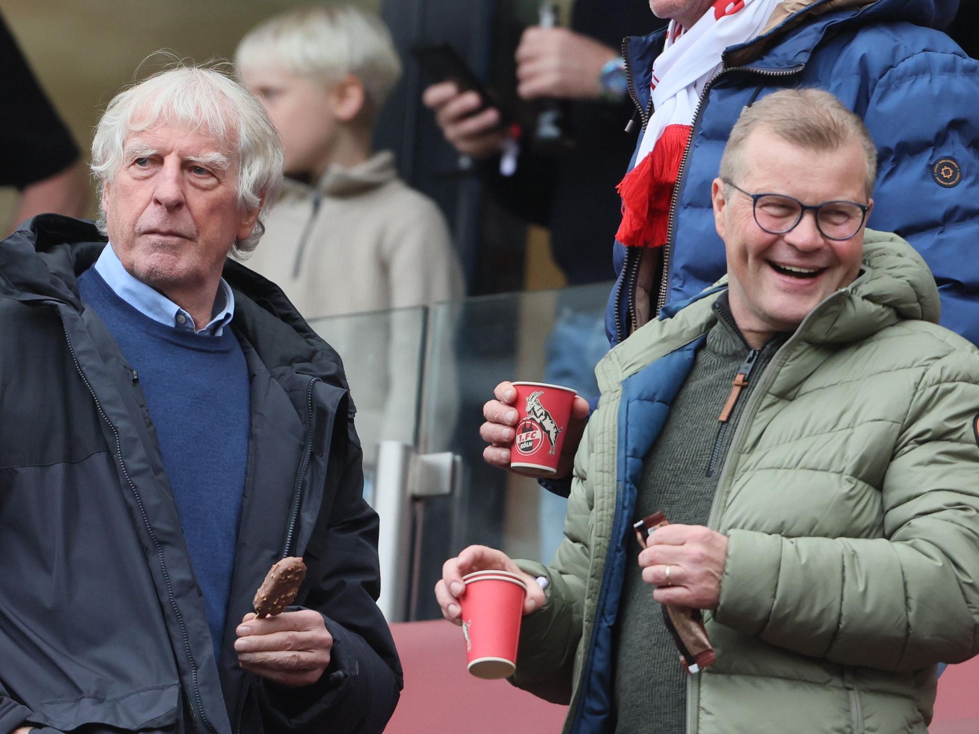 Von links: Erich Rutemöller, Frank Schaefer beim 1. FC Köln.