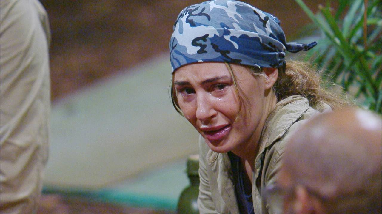 Alessia Herren weint im Dschungelcamp
