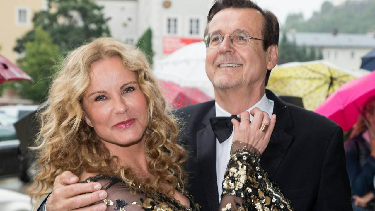 RTL-Moderatorin Katja Burkard enthüllt in ihrem neuen Buch eine Beziehungskrise mit ihrem Partner, Hans Mahr (hier sind beide 2017 bei den Salzburger Festspielen).
