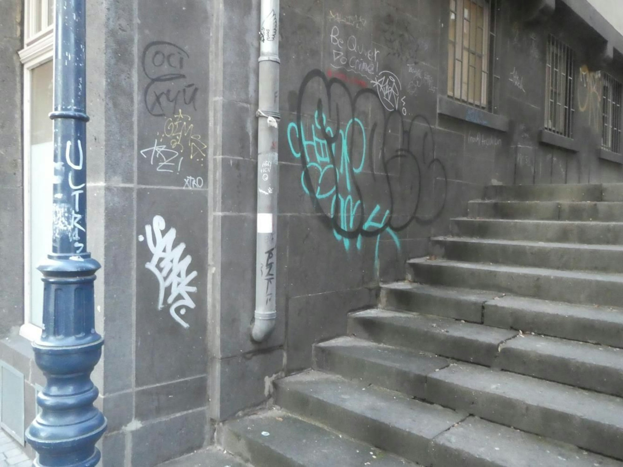 Graffitis in der Hafengasse in Köln.
