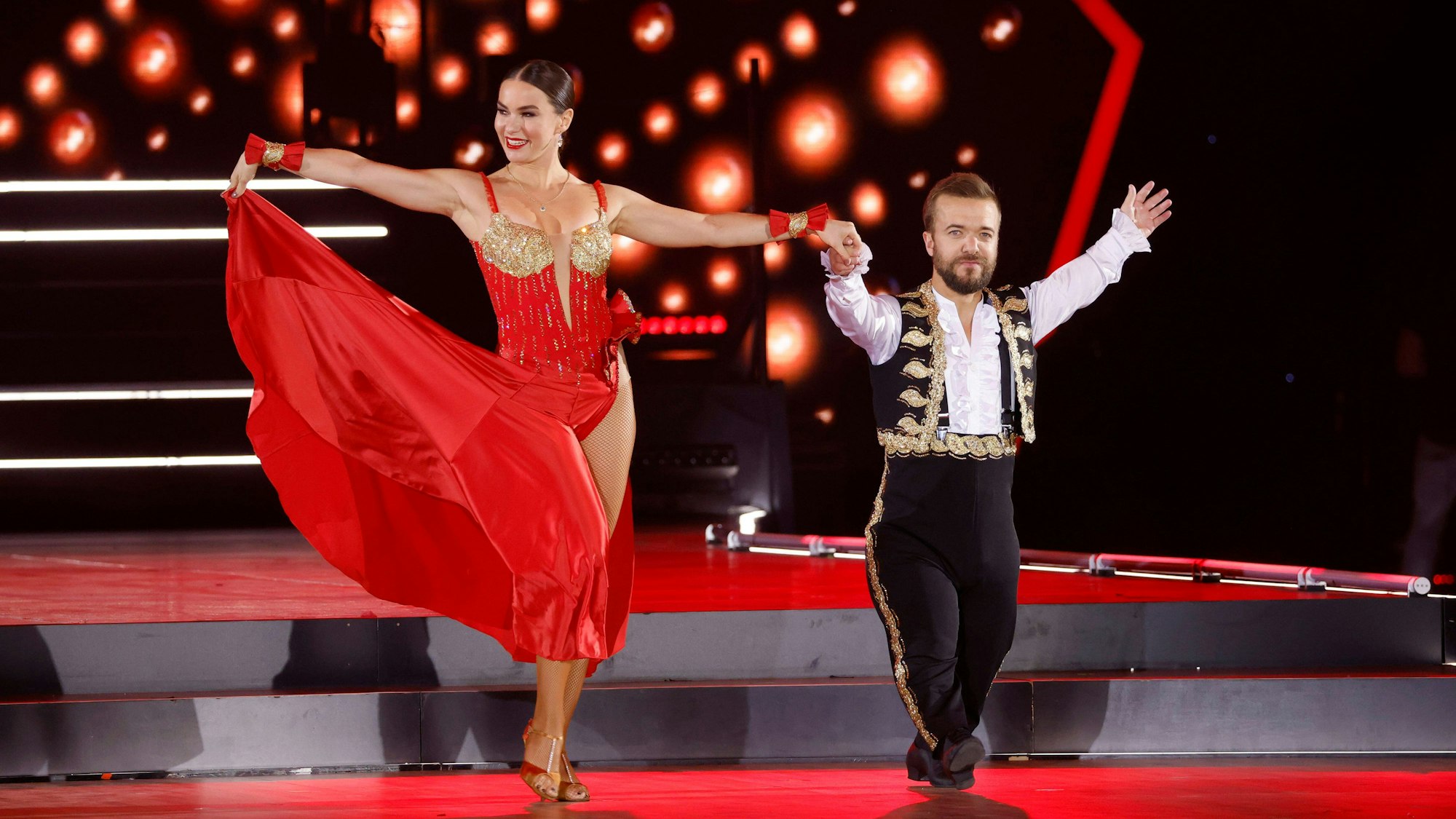 Mathias Mester tanzt mit Renata Lusin.