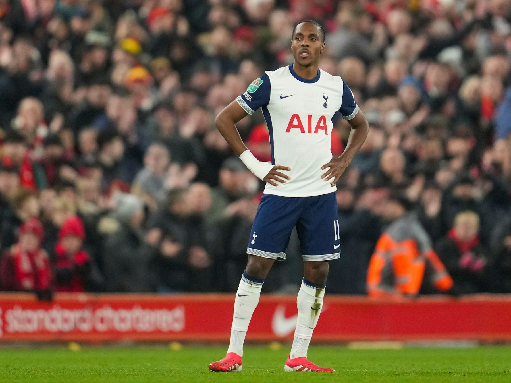 Tottenhams Mathys Tel reagiert auf dem Spielfeld.