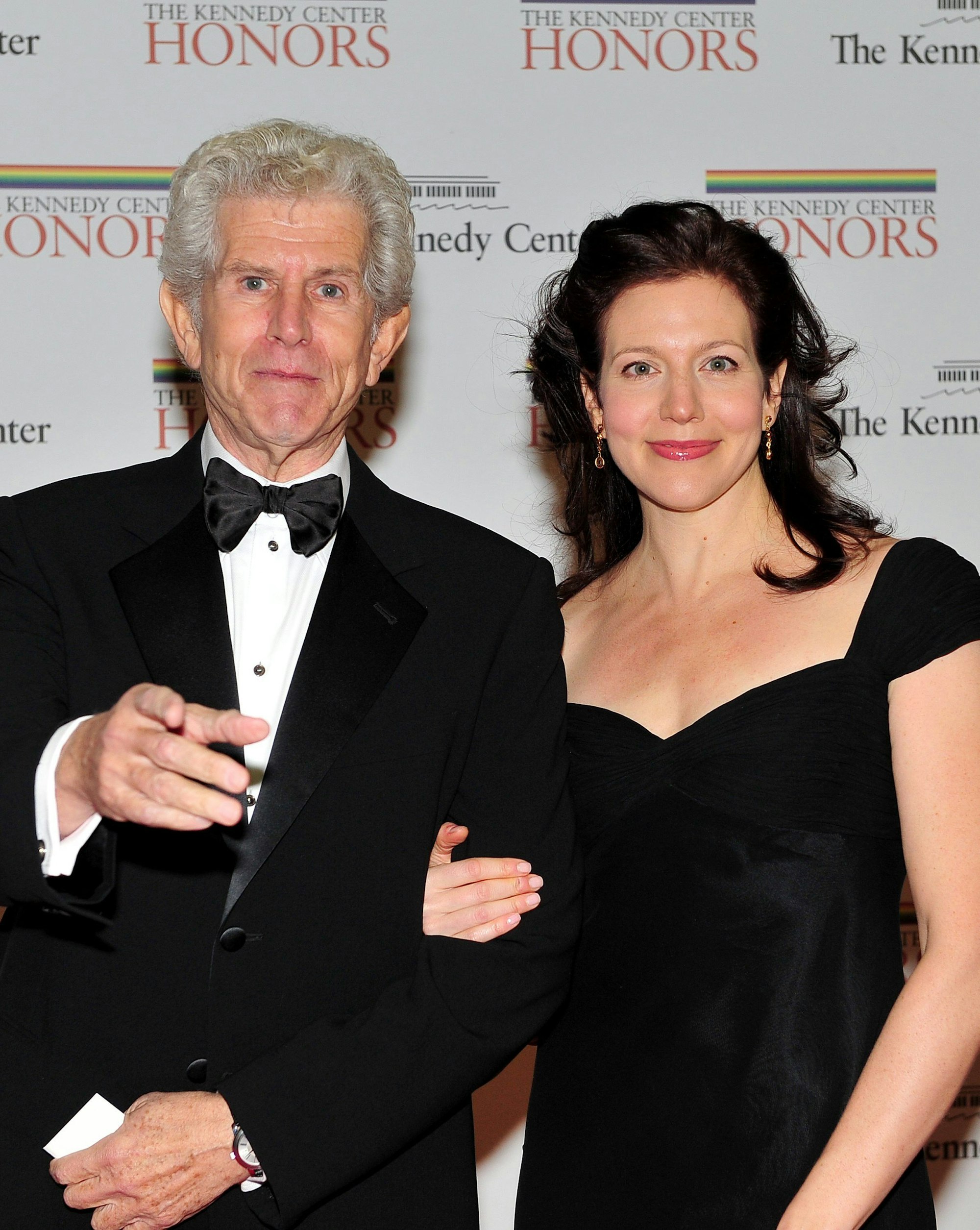 Tony Roberts neben Nicole J. Burley im Jahr 2010