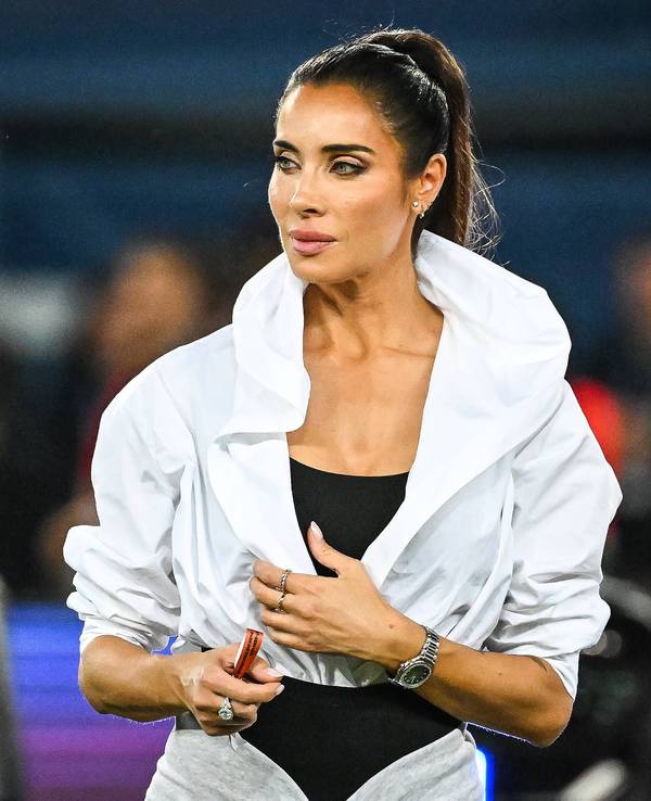Pilar Rubio am Rande eines Spiels.