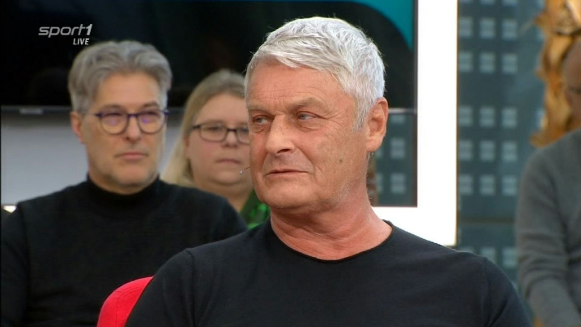 Armin Veh sitzt im „Doppelpass“ auf Sport1.