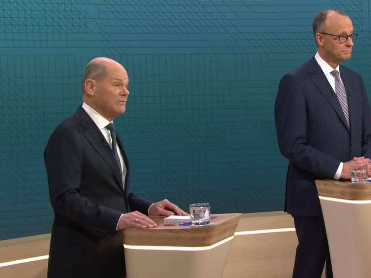 Bundeskanzler Olaf Scholz (SPD), kommt zum TV-Duell von ARD und ZDF am Studio an. Hier stellen sich Scholz und Merz, Unions-Kanzlerkandidat, im Studio Berlin-Adlershof zentralen Fragen und debattieren zu den wesentlichen Themen des Bundestagswahlkampfs.