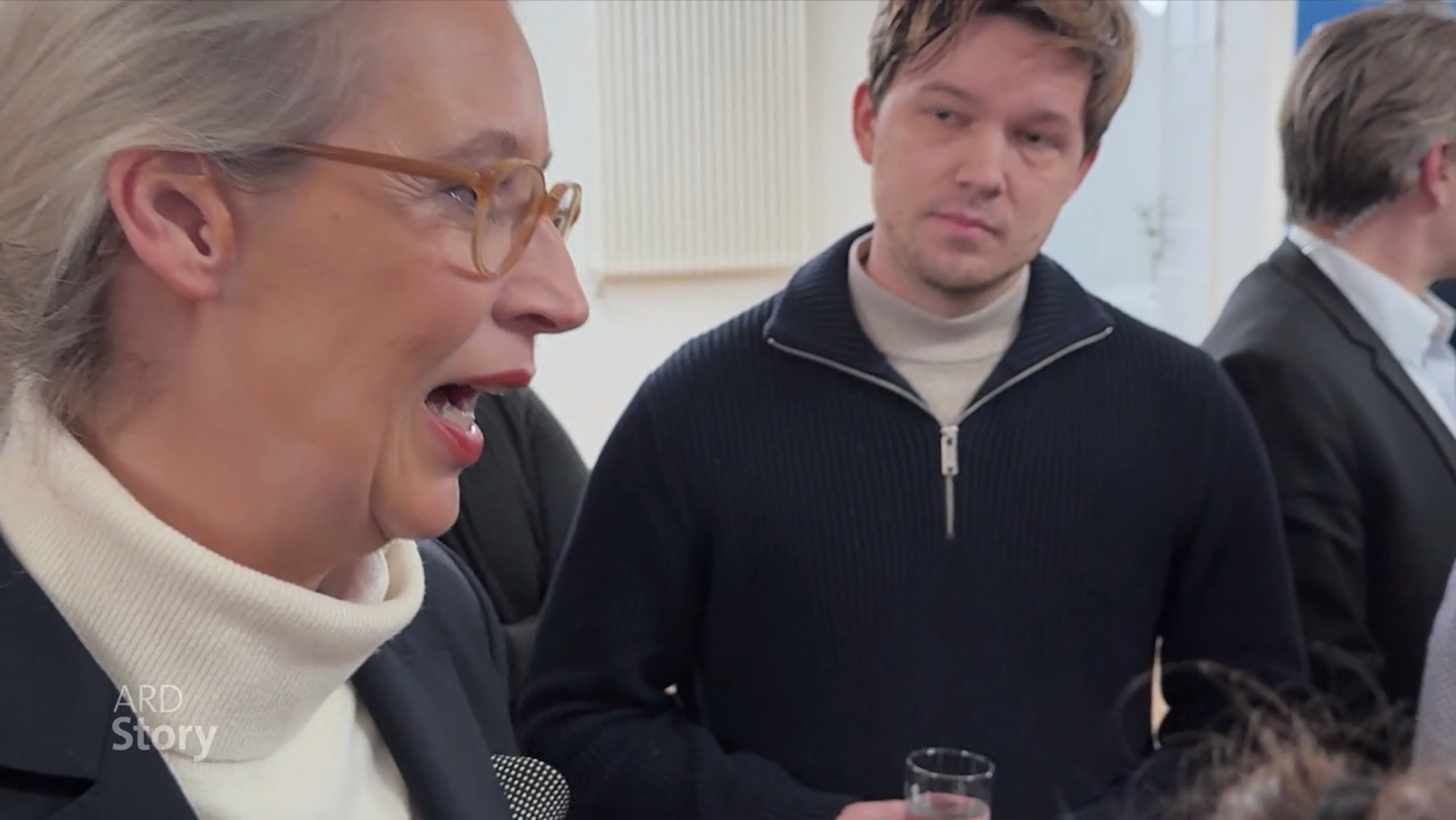 Alice Weidel in einer Szene der ARD-Doku „Die Vertrauensfrage: Wer kann Deutschland regieren?“.