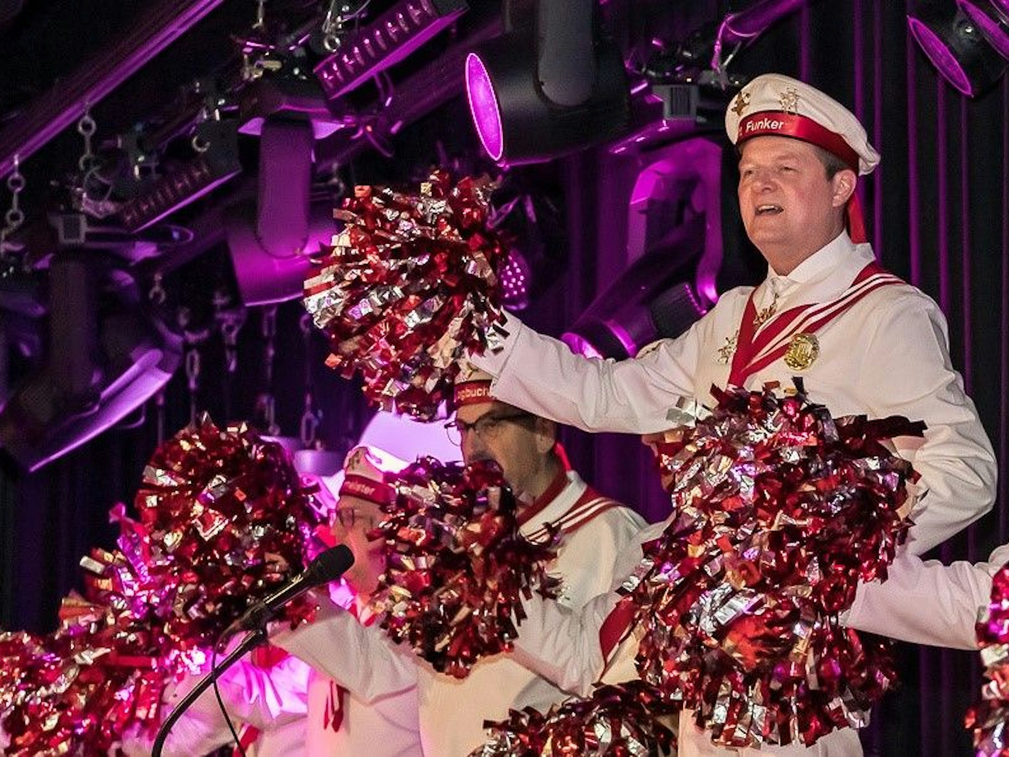Boris Müller im Elferrat der Roten Funken.