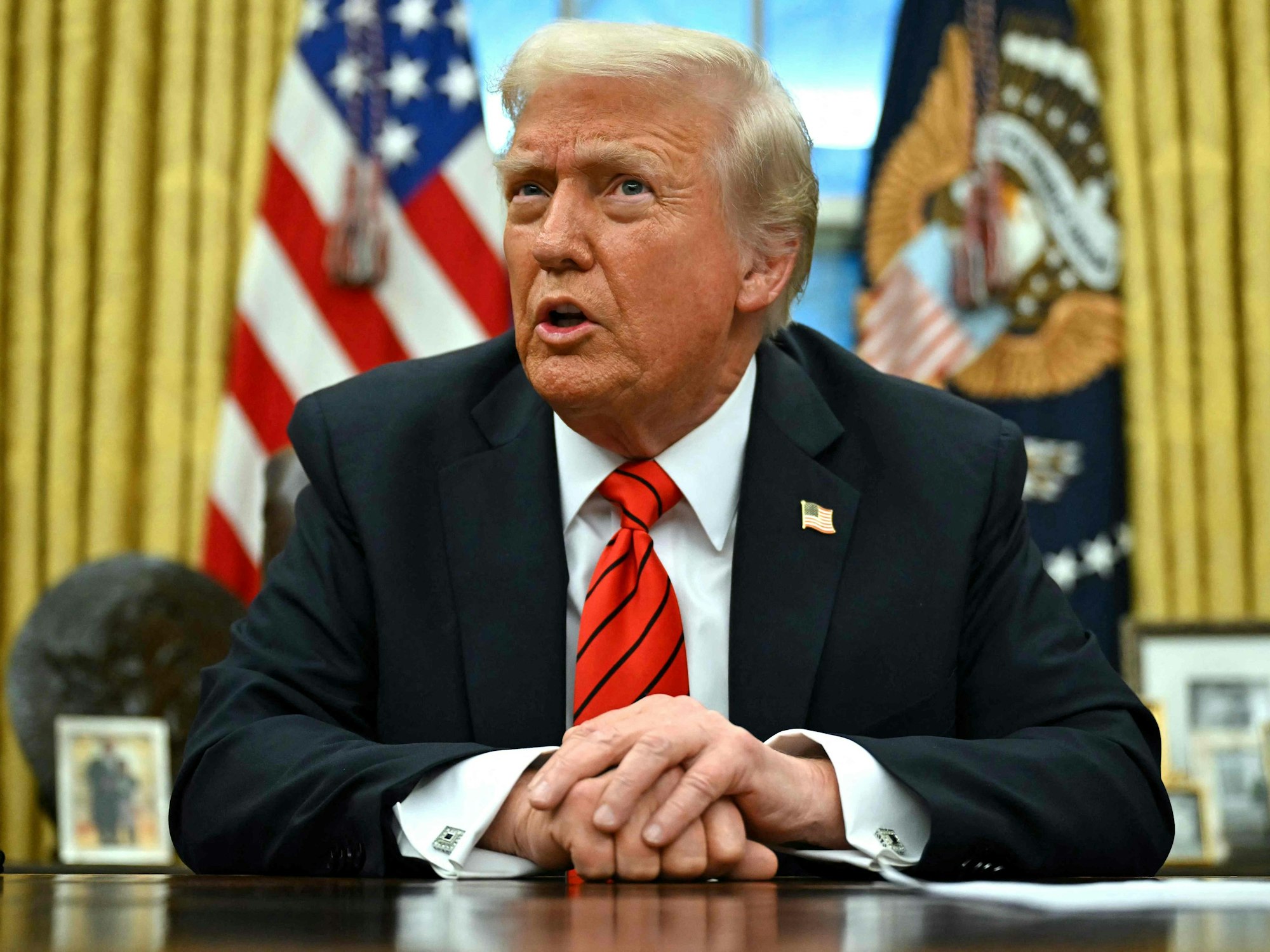 US-Präsident Donald Trump am 10. Februar im Weißen Haus: Trump schaltet sich bei der nächsten Geisel-Freilassung im Nahen Osten ein.