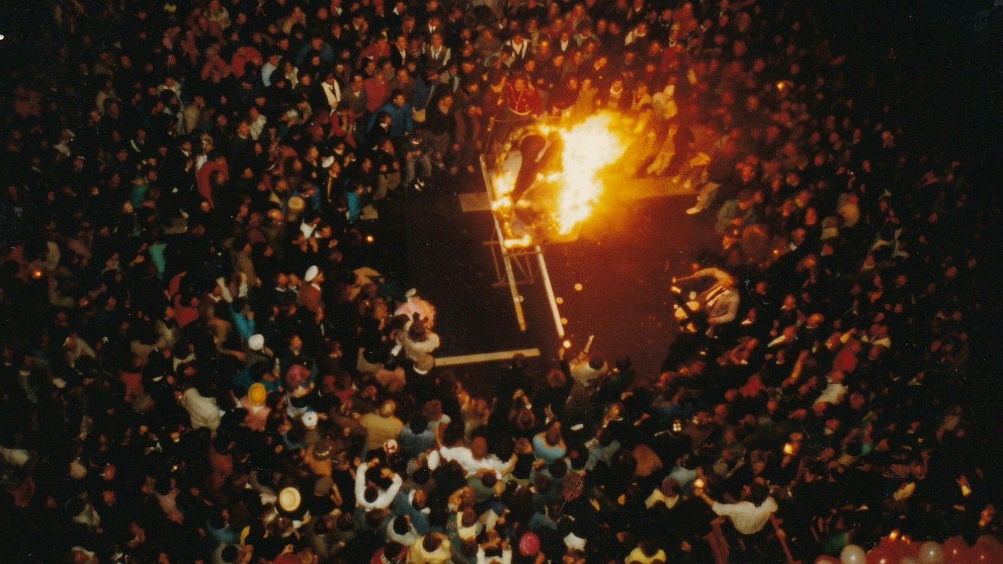 Am Abend vor Aschermittwoch wird der Nubbel verbrannt.