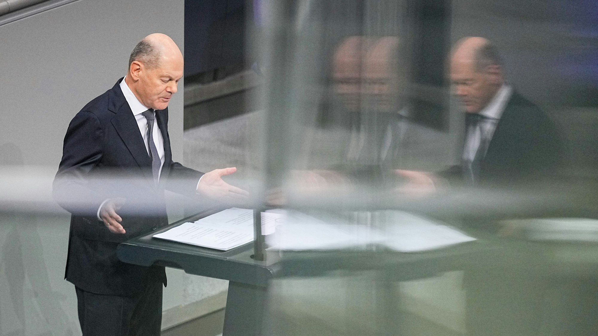 Bundeskanzler Olaf Scholz (SPD) spricht am 11. Februar im Bundestag in der Generaldebatte zur „Situation in Deutschland“.
