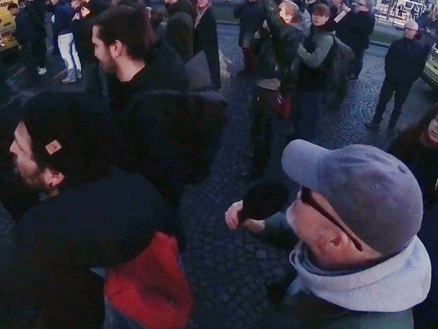 Stefan Raab nach einer Pöbel-Attacke am Rudolfplatz.