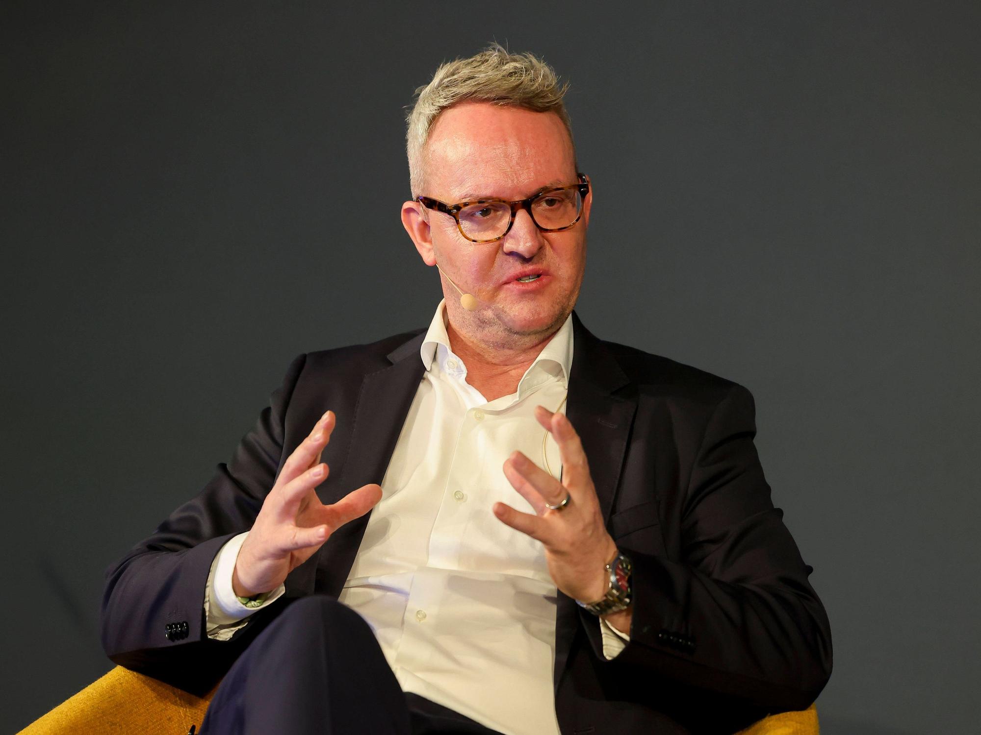 Der ehemalige FC-Boss Alexander Wehrle am 5. Februar 2025 auf der SPOBIS in Hamburg.