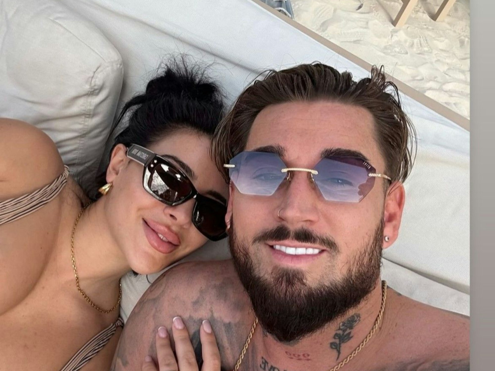 Leyla Lahouar und Mike Heiter am Strand von Dubai: Mike hat ihr erneut einen Heiratsantrag gemacht.