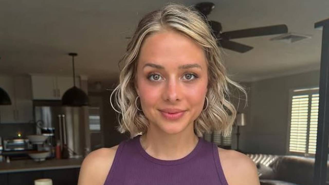 Das Foto zeigt Bailey Hutchins auf einem Selfie, das die Influencerin am 27. Januar 2024 auf Instagram hochgeladen hat.