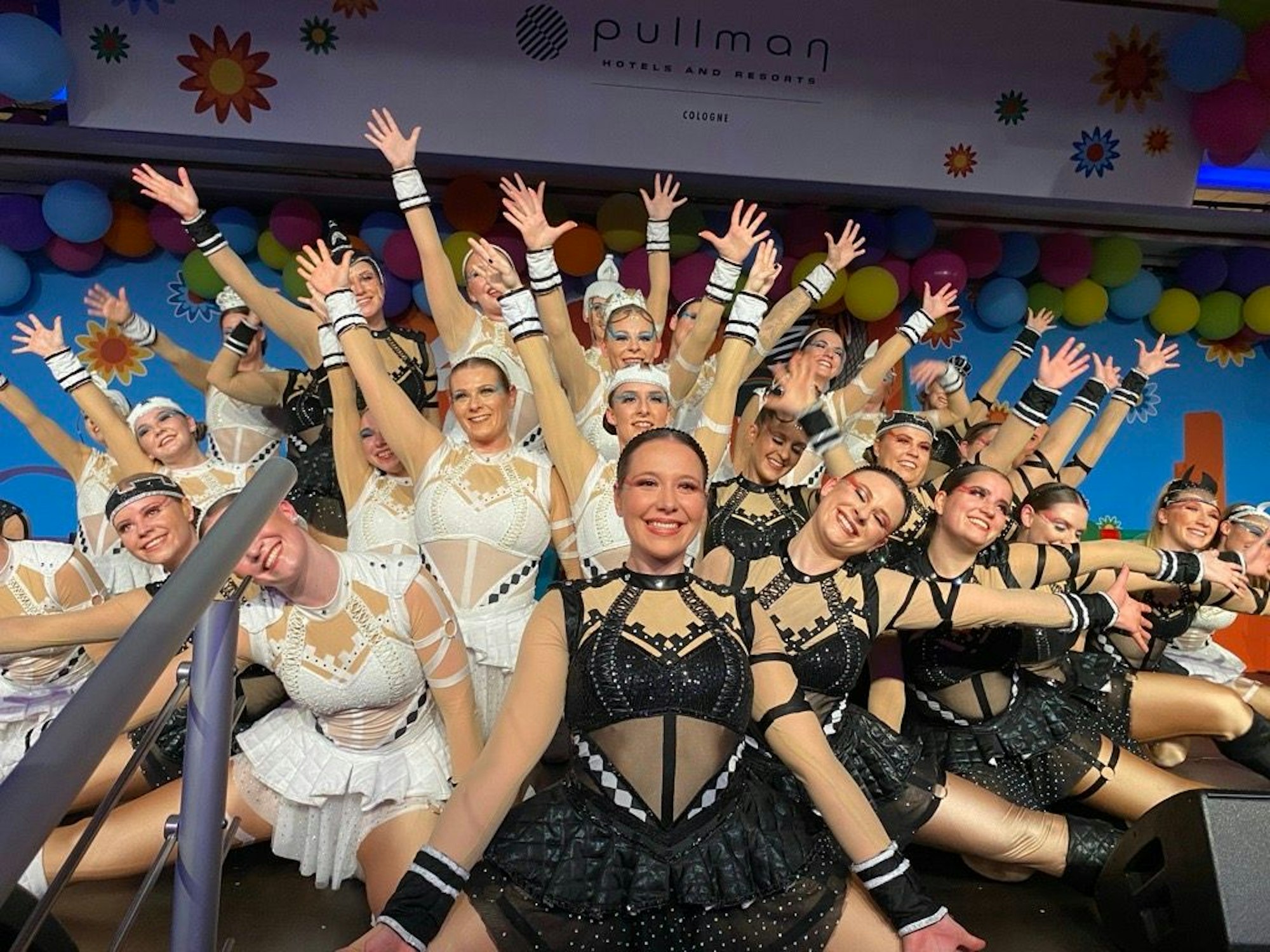 Die Palm Beach Girls auf der Pullman-Bühne.