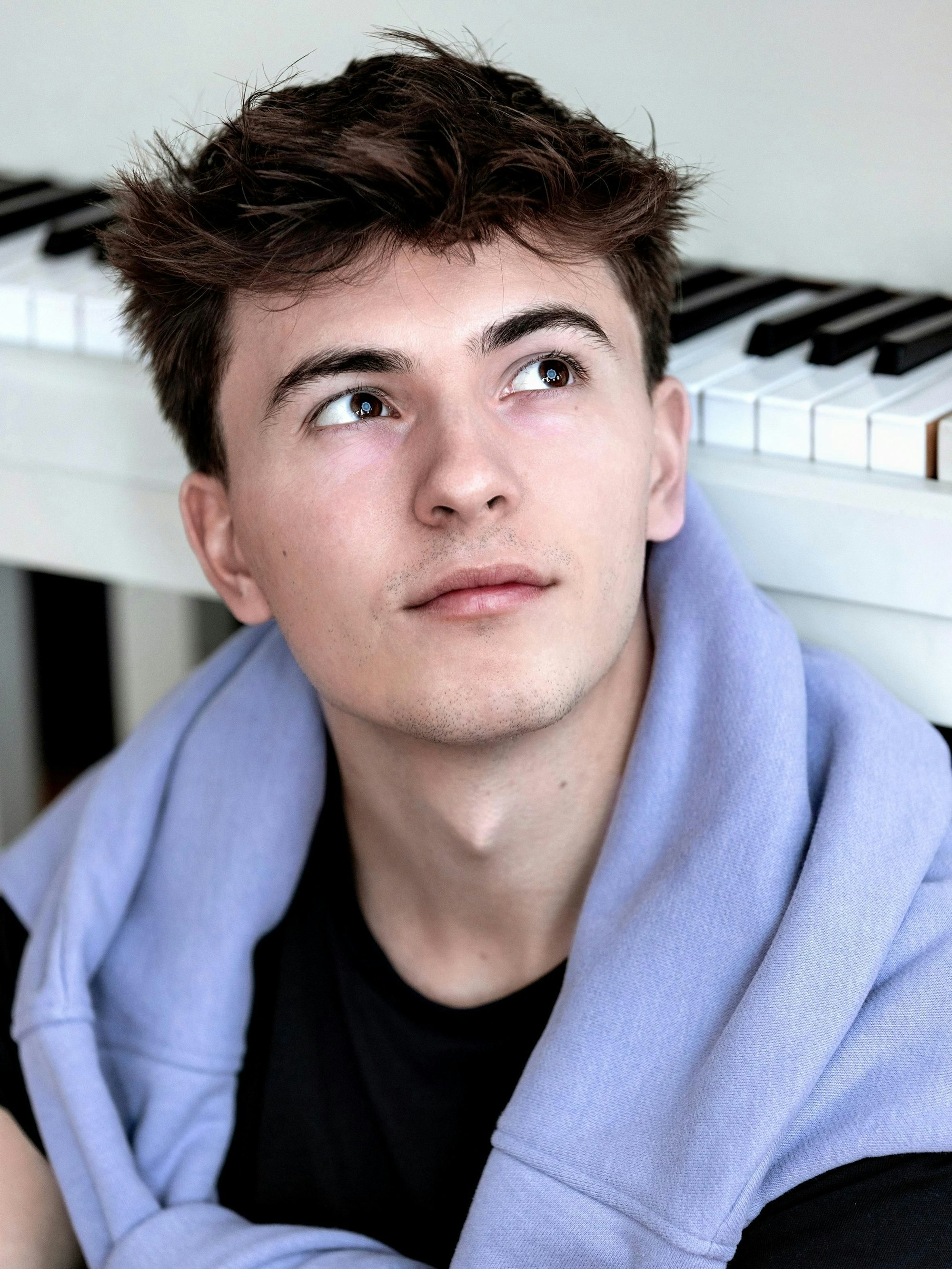 Jonathan Heinrich studierte am renommierten Berklee College of Music in Boston.