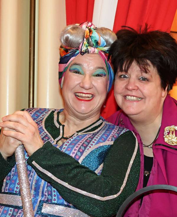 Die Rednerinnen Annette Eßer und Ingrid Kühne.