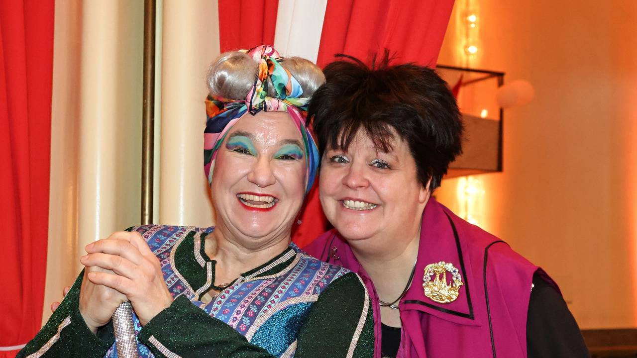 Die Rednerinnen Annette Eßer und Ingrid Kühne.