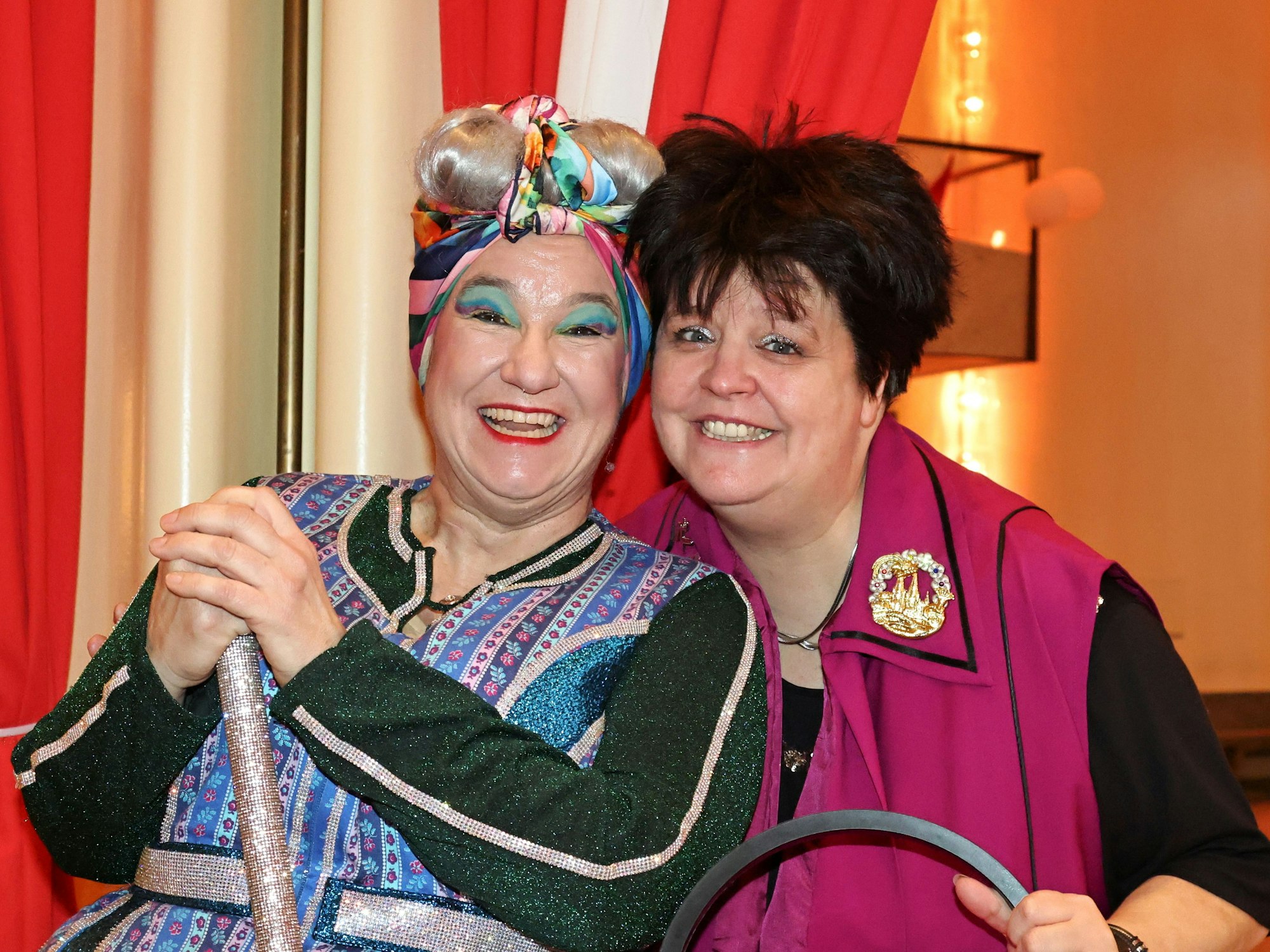 Die Rednerinnen Annette Eßer und Ingrid Kühne.