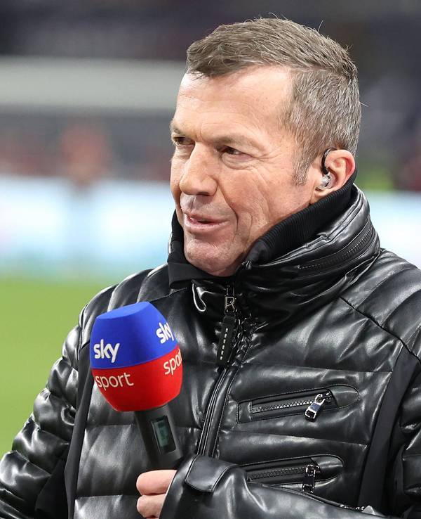 Lothar Matthäus am Rande des Topspiels zwischen Bayer Leverkusen und dem FC Bayern München.