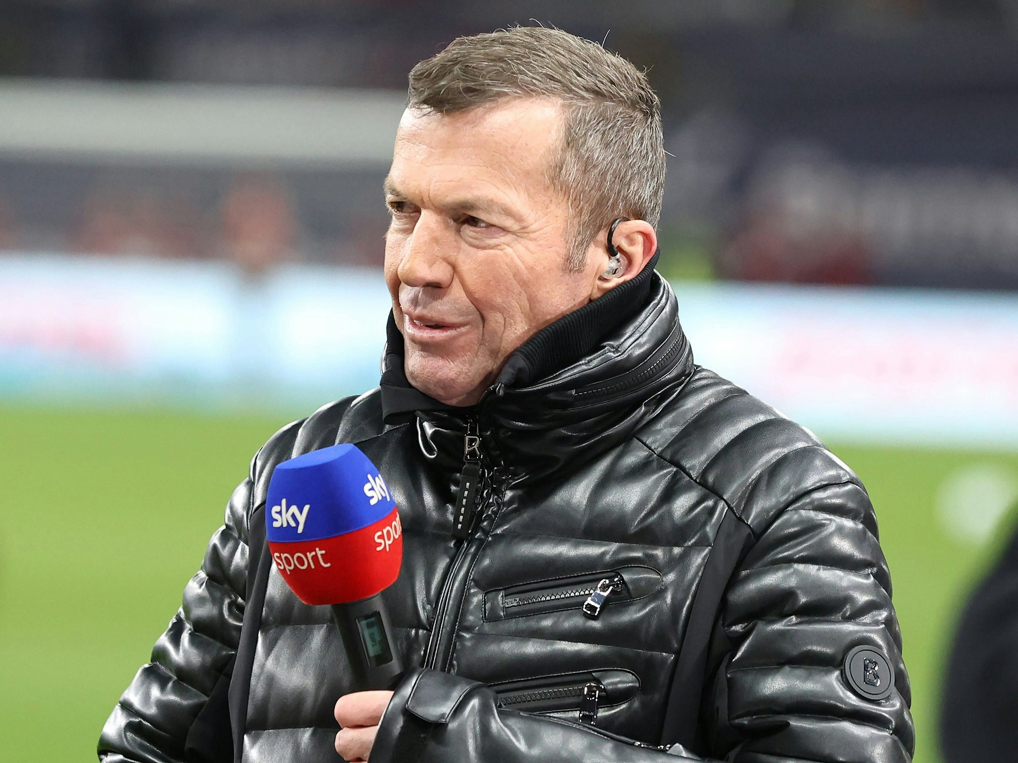 Lothar Matthäus am Rande des Topspiels zwischen Bayer Leverkusen und dem FC Bayern München.