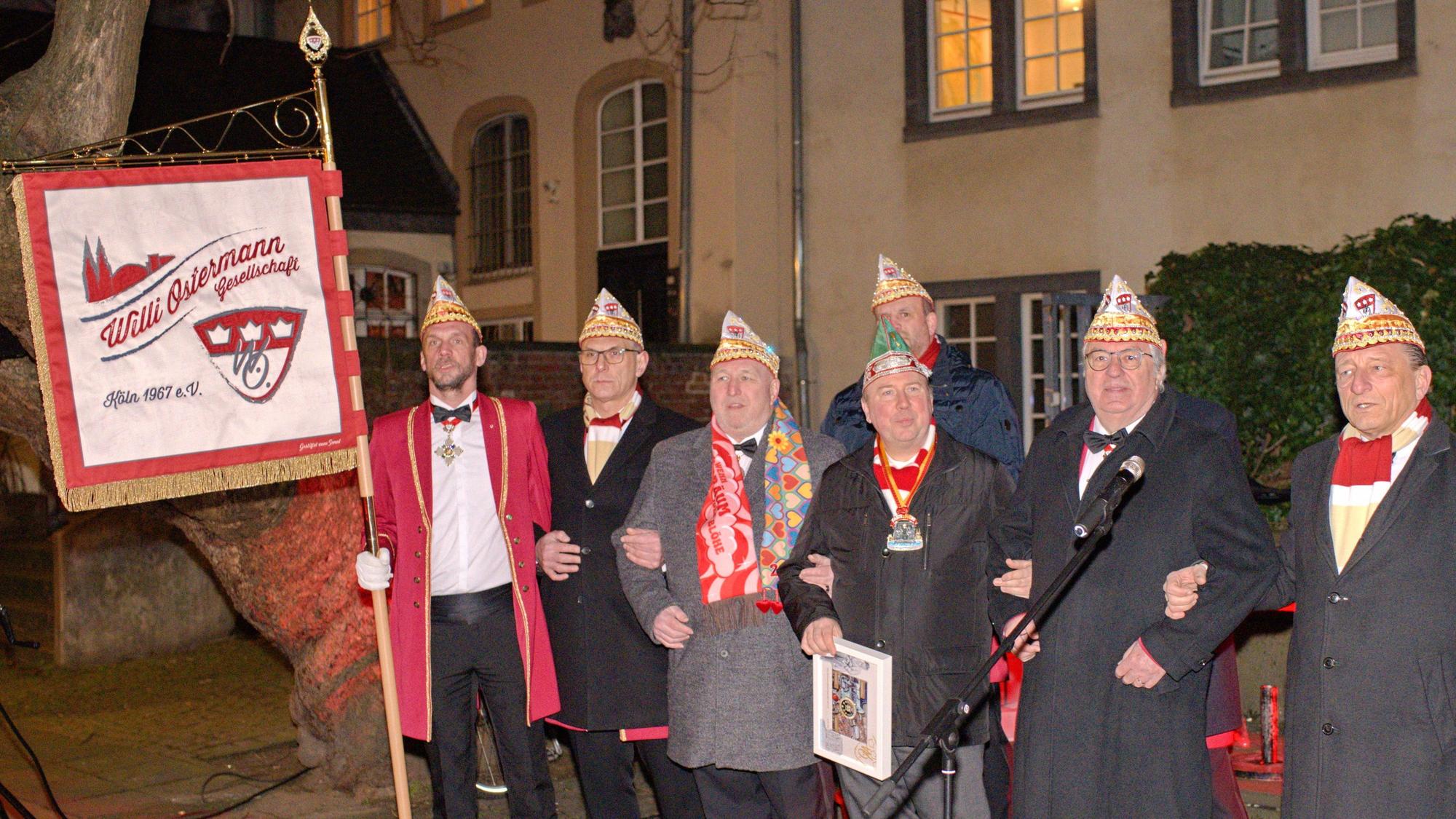 Die neue Fahne der Willi Ostermann Gesellschaft.