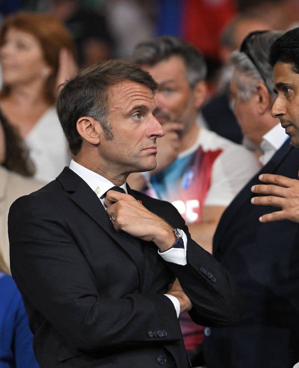 Nasser al-Khelaifi im Gespräch mit Frankreichs Staatspräsident Emmanuel Macron