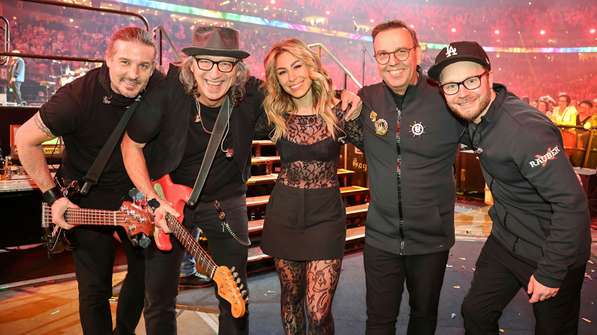 Die Räuber mit Ersatzsängerin Linda Teodosiu.