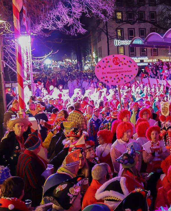 Traditioneller Sternmarsch zum Alter Markt.