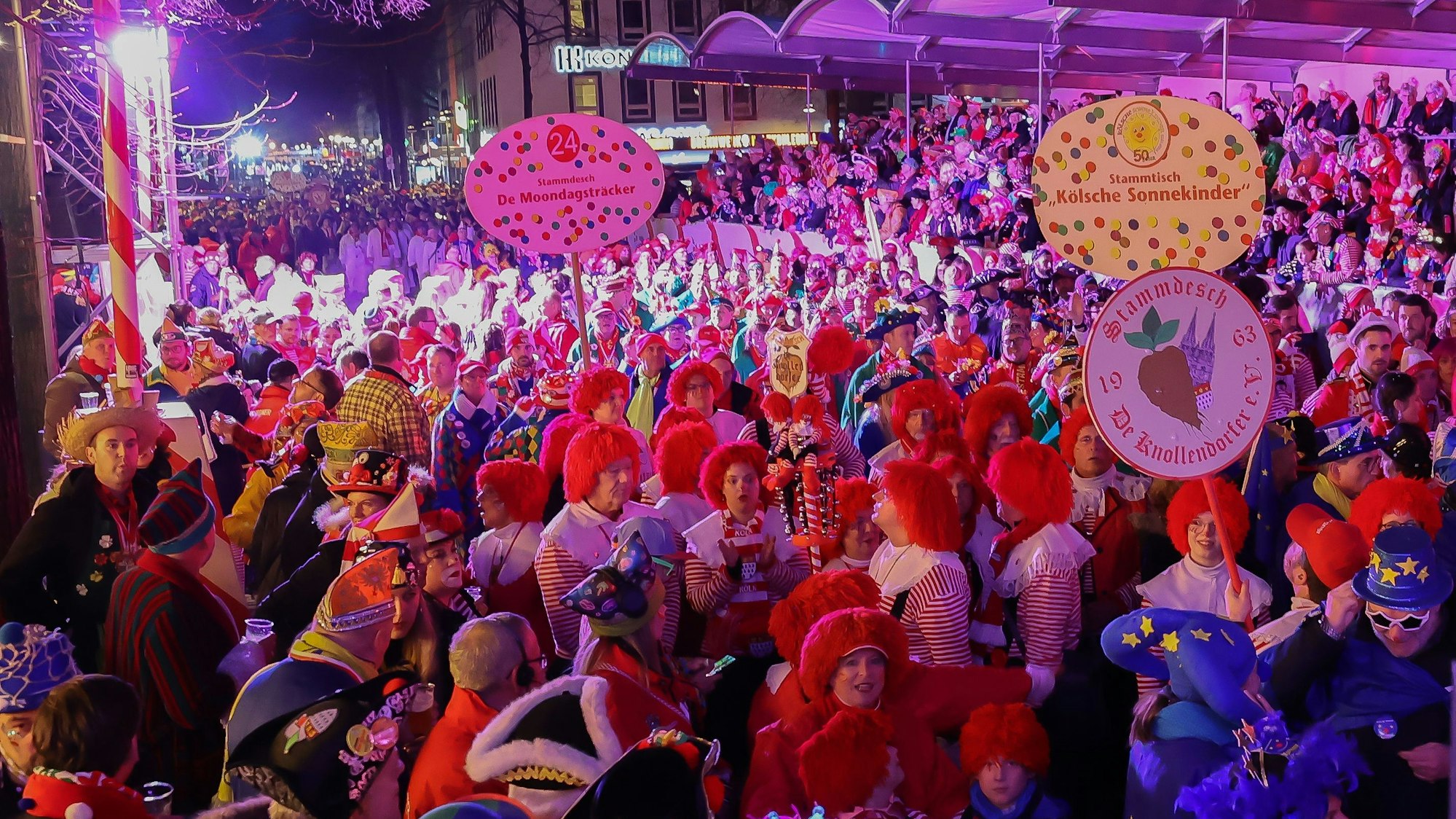Traditioneller Sternmarsch zum Alter Markt.