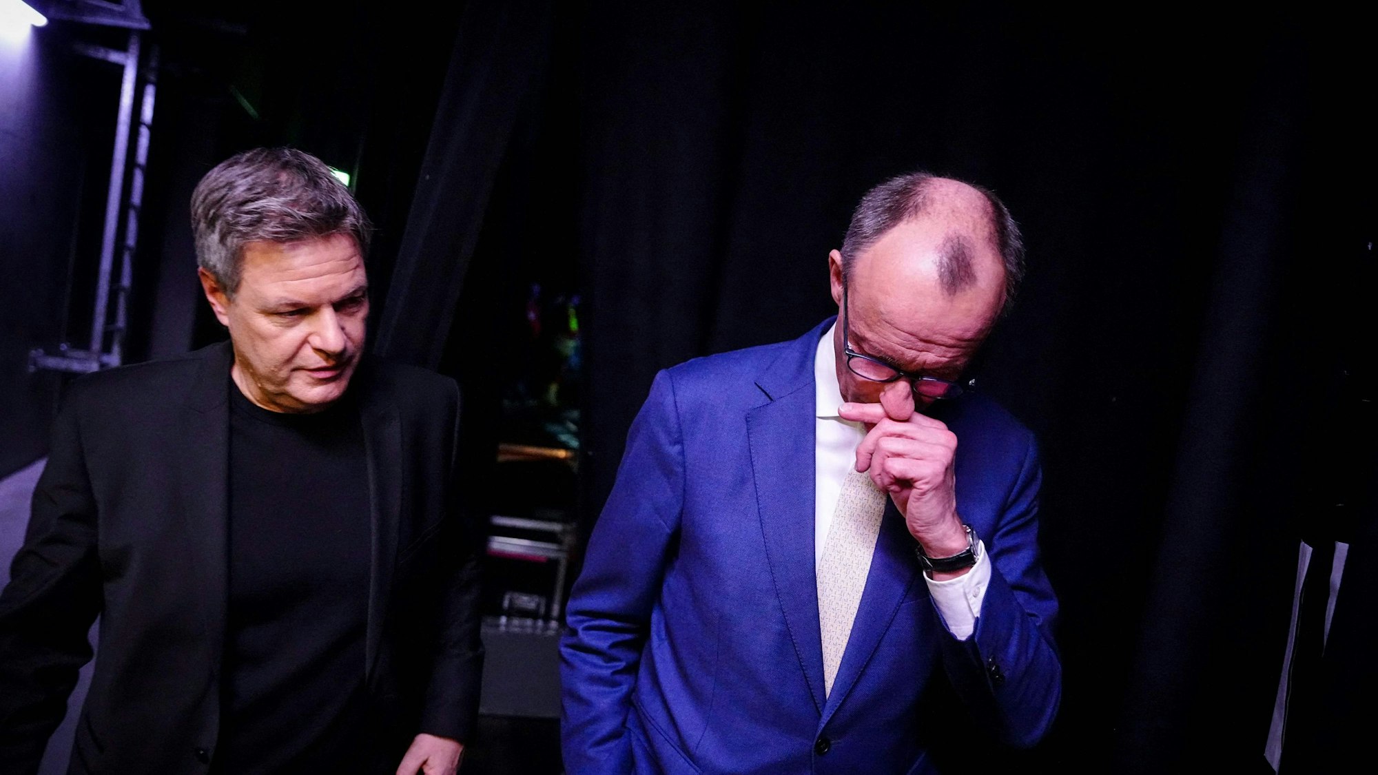 Friedrich Merz (rechts) und Wirtschaftsminister Robert Habeck (Grüne) nach dem TV-Quadrell am 16. Februar.